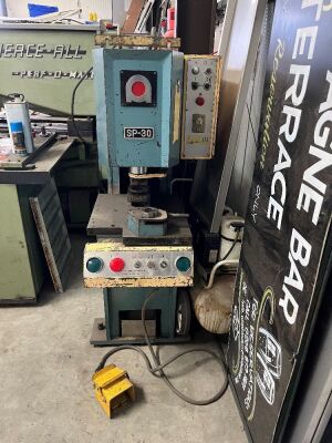 Amada SP30 Hydraulic Set Press