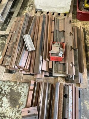 2 Pallets various pressbrake tools