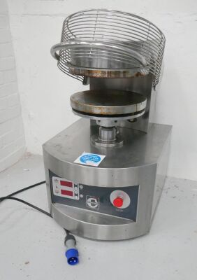 Cuppone Pizza Form Heated Pizza Press