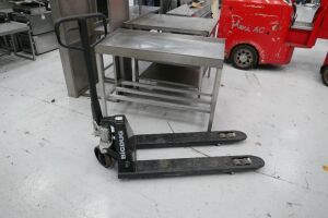 Big Dug Pallet Truck 2500Kg