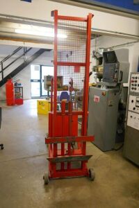 Parr Manual Lift Truck