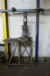 Norton No6 Fly Press On Stand