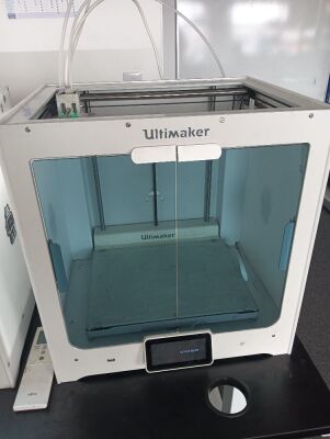 Ultimaker S5 FFF dual extruder 3D printer