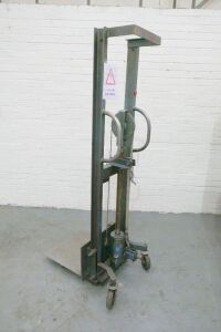 Manual Tool Lifter