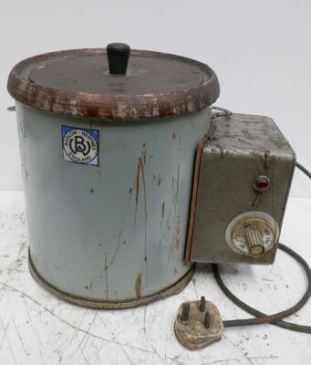 Barlow & Whitney Wax Pot