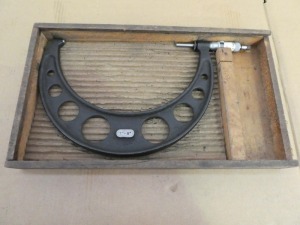 Moore & Wright 7"-8" External Micrometer