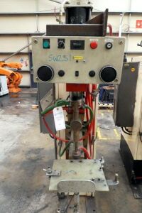 British Federal 75kVA Pedestal Welder