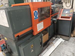 Sandretto S.7/40 40 Ton Injection Moulder