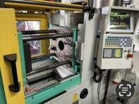 Arburg 270C 300 30 Ton injection moulder