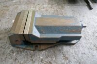 Bison 8" Machine Vice