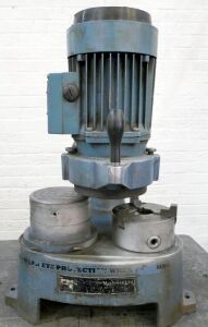Srippit Punch & Die Grinder 240v<br> 4" 3 Jaw Chuck