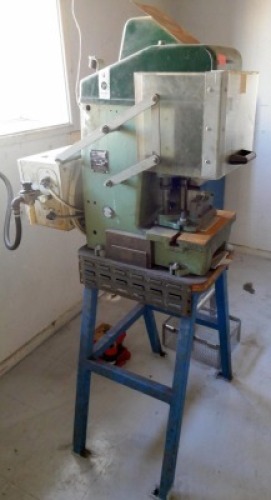 RMT Gabro Pneumatic Press
