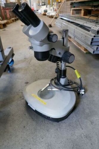 Microscope