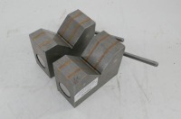 4" Magnetic Vee's