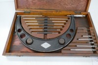 Moore & Wright 6" - 12" Micrometer