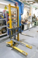 1000kg Manual Forklift