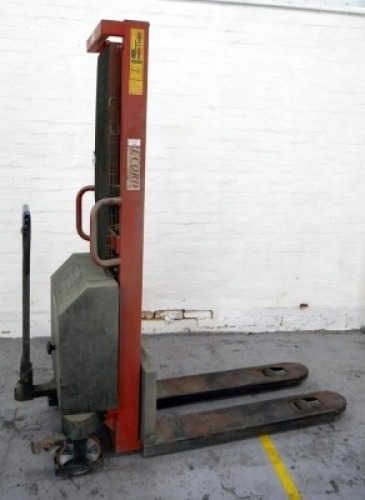 Record Electric Lift Truck 240v