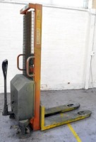 Record Electric Lift Truck 240v