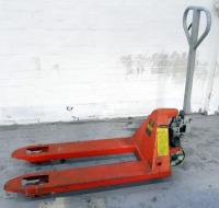 Warrior Pallet Truck 2500kg Capacity