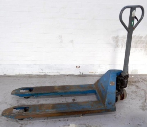 Manutan Pallet Truck Max Capacity 1200Kg