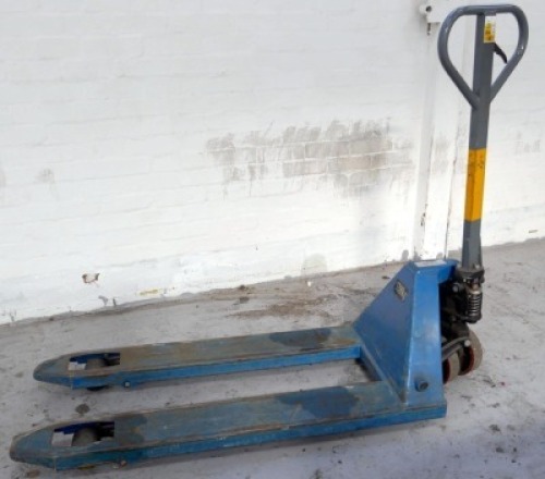 Manutan Pallet Truck Max Capacity 1200Kg