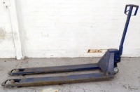 Manutan Pallet Truck Max Capacity 2000Kg