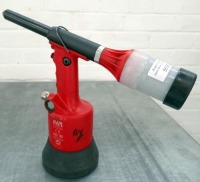 FAR RAC -180 Pneumatic Rivet Gun