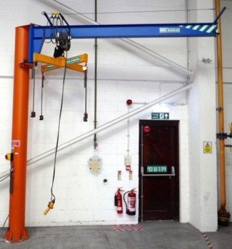 Pelloby Swing Jib Yale 250Kg Electric hoist, 3.8m high, 3.4m Arm,