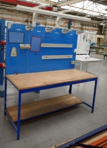 Work Bench & 240v Light 2300 x 1800 x 800mm