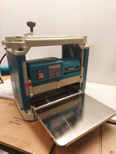 Makita portable thicknesser