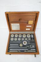 MATRIX 1-2" Bore Micrometer Set