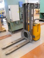 ROBUR 1000kg Pedestrian Fork Lift