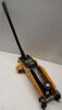 Halfords Hydraulic Trolley Jack - 3