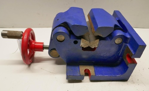 Pipe Vice 5" Jaws.