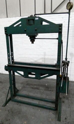 Garage Press.