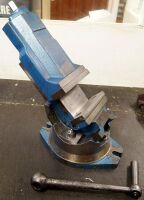 Tilt & Swivel Vice 6" Jaws